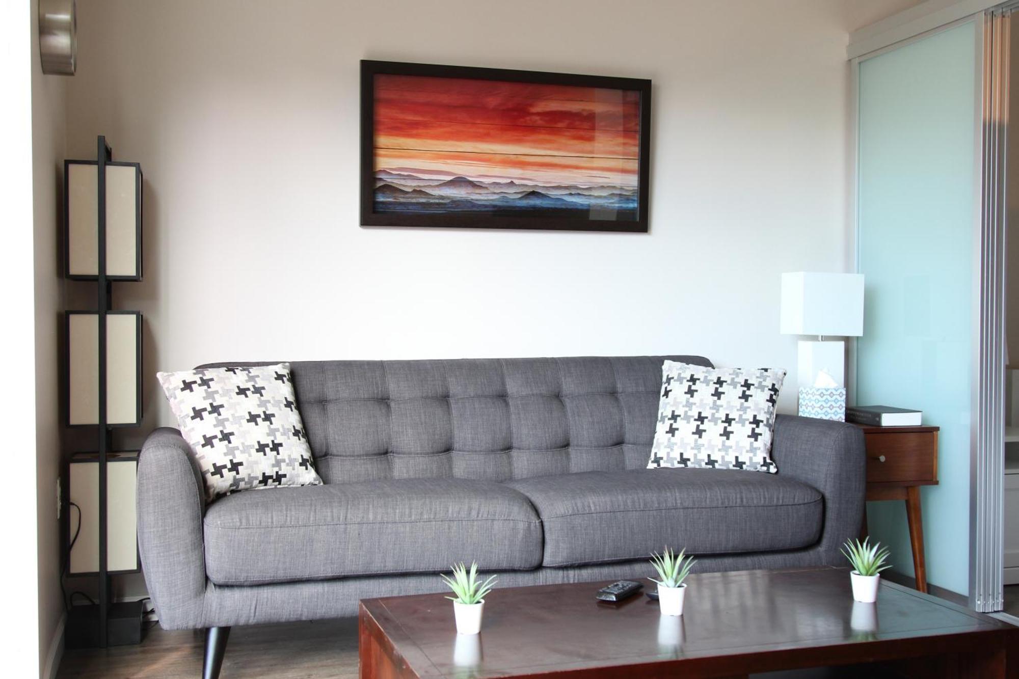 Amazing Capitol Hill With Free Parking! *
