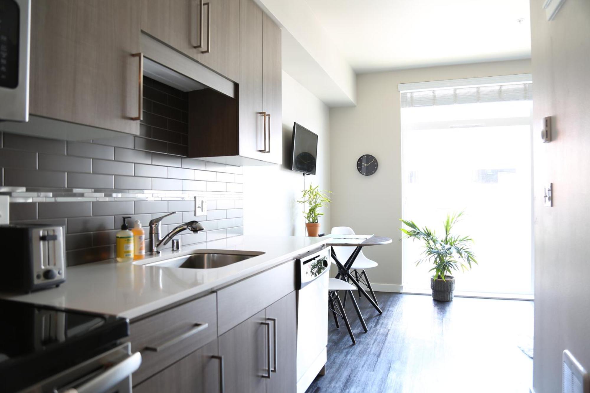 Queen Anne Retreat - 1 Blk From Cpa - Free Parking Apartment *