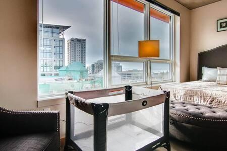 Speechless In - #1 Location - 2br - Free Parking - Vr1 Apartment Seattle