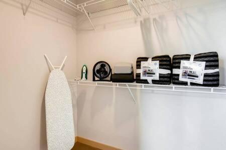 Speechless In - #1 Location - 2br - Free Parking - Vr1