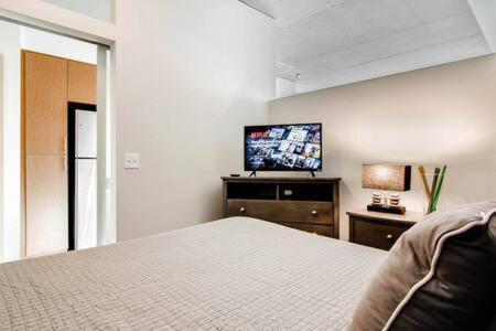 Speechless In - #1 Location - 2br - Free Parking - Vr1 *