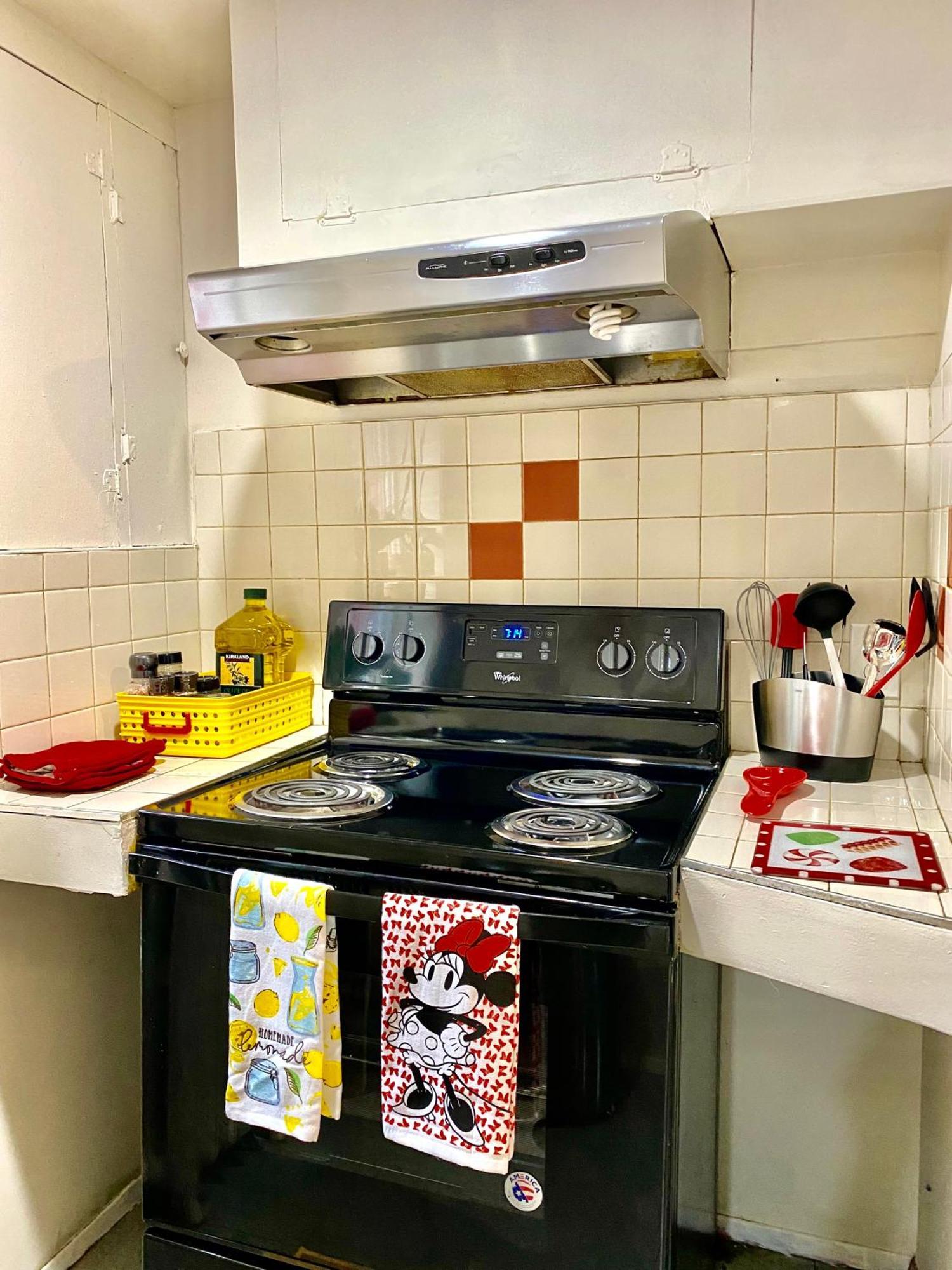 Private Tiny On The 1st Floor With Shared Bathroom Near Airport And Downtown Seattte Homestay *