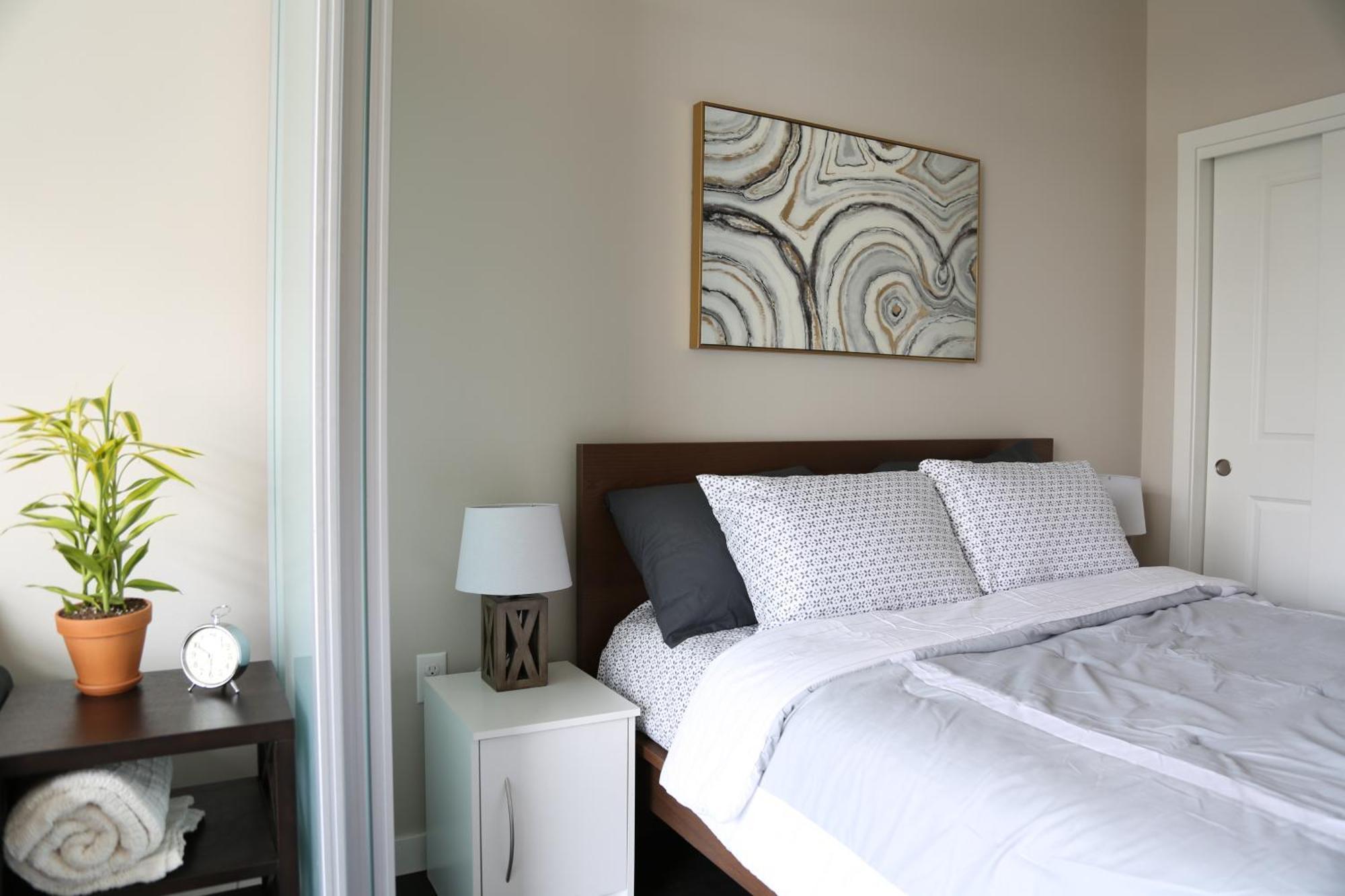Queen Anne Abode - 1 Block From Cpa! - Free Parking! Apartment