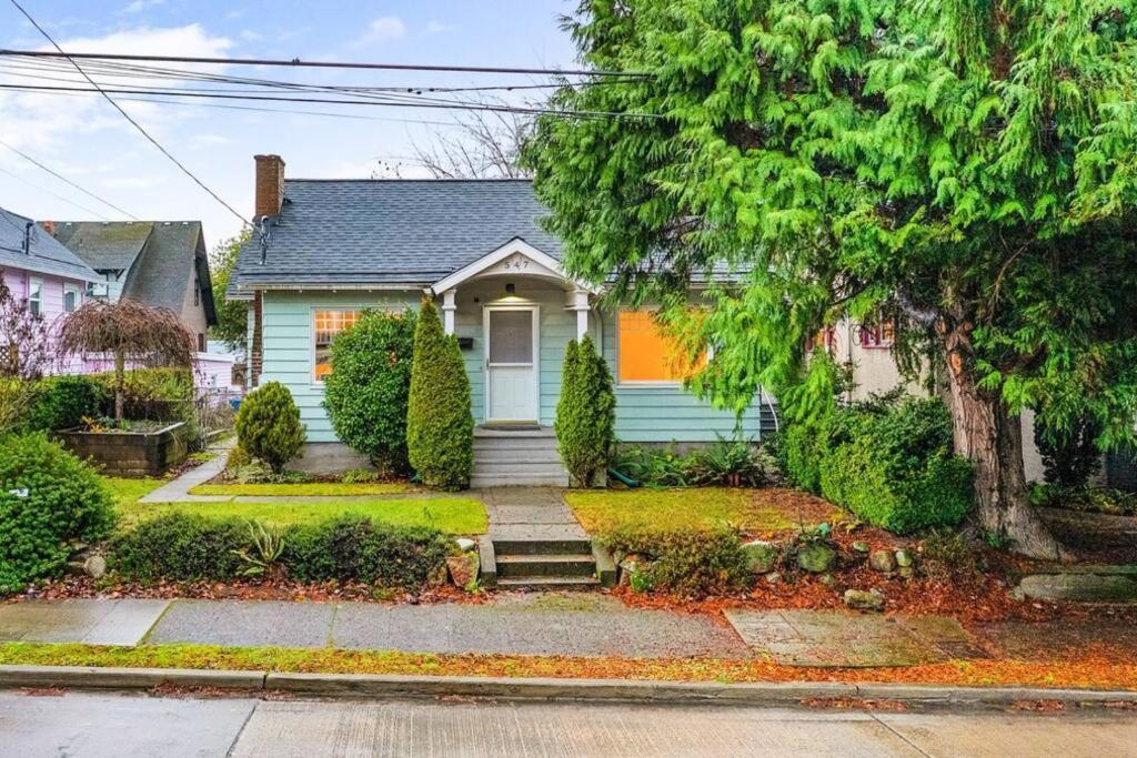 Skyline Blue House In Greenwood * Seattle