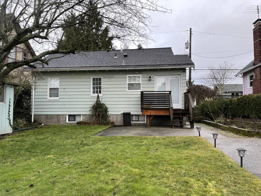 Skyline Blue House In Greenwood Holiday home Seattle