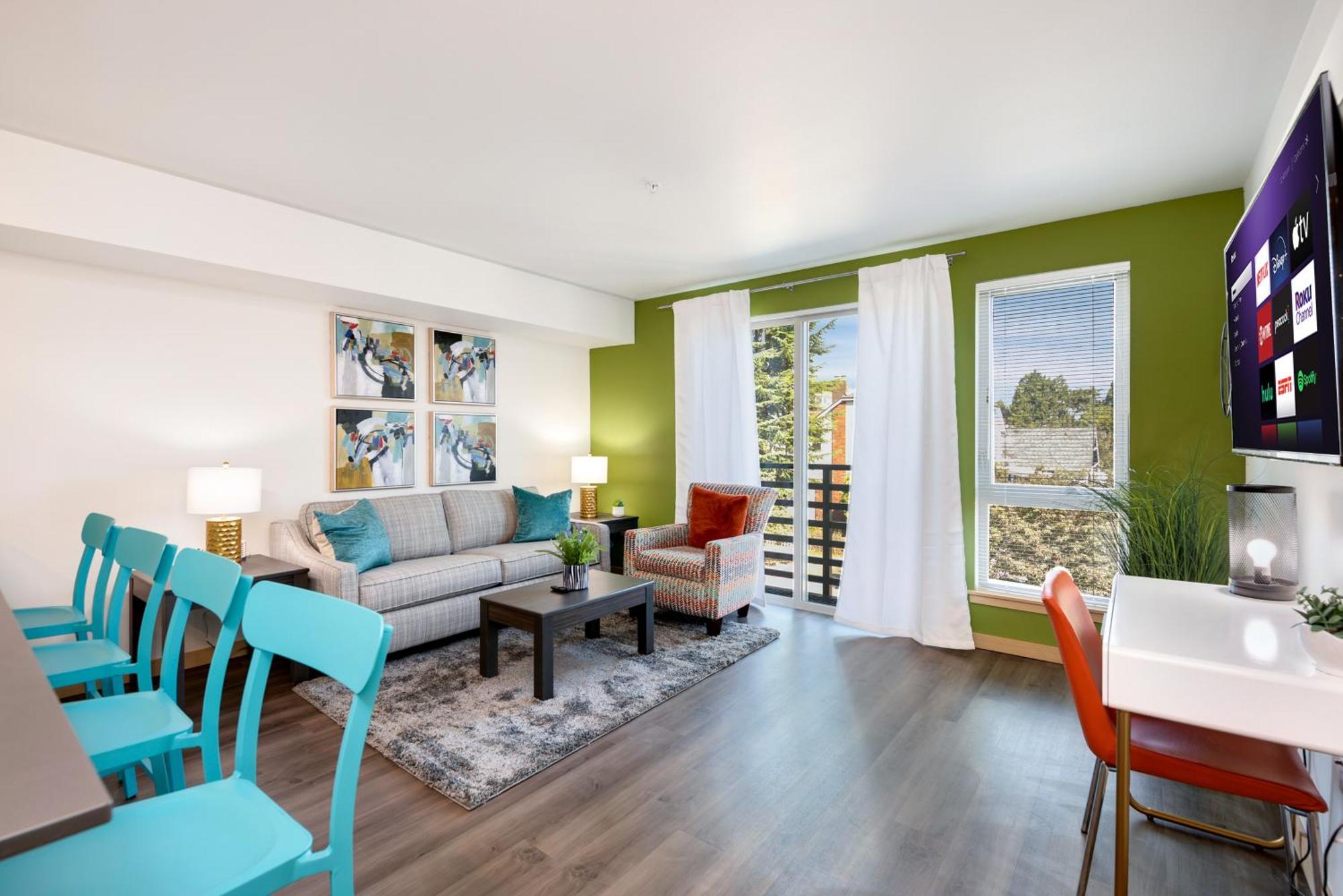 Garage Parking & Easy Access To Urban Living