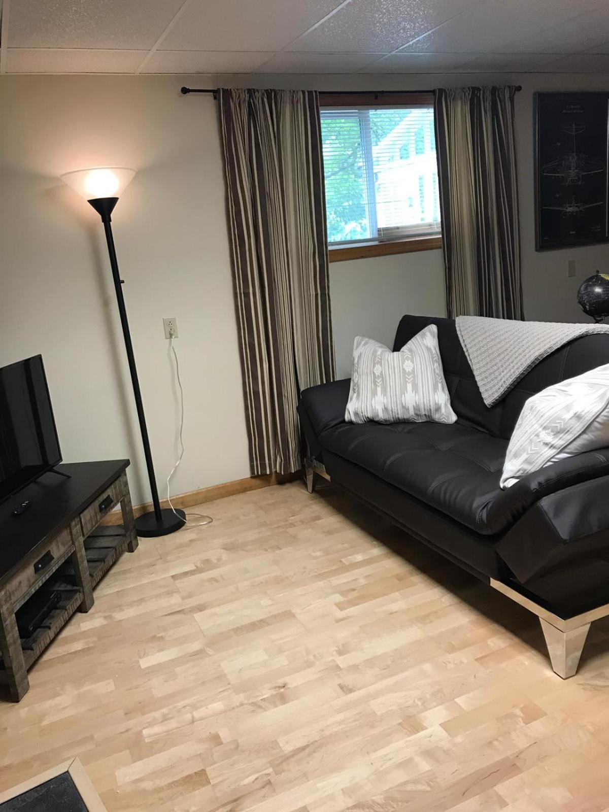 Apartment Furnished 1br With Equipped Office- North