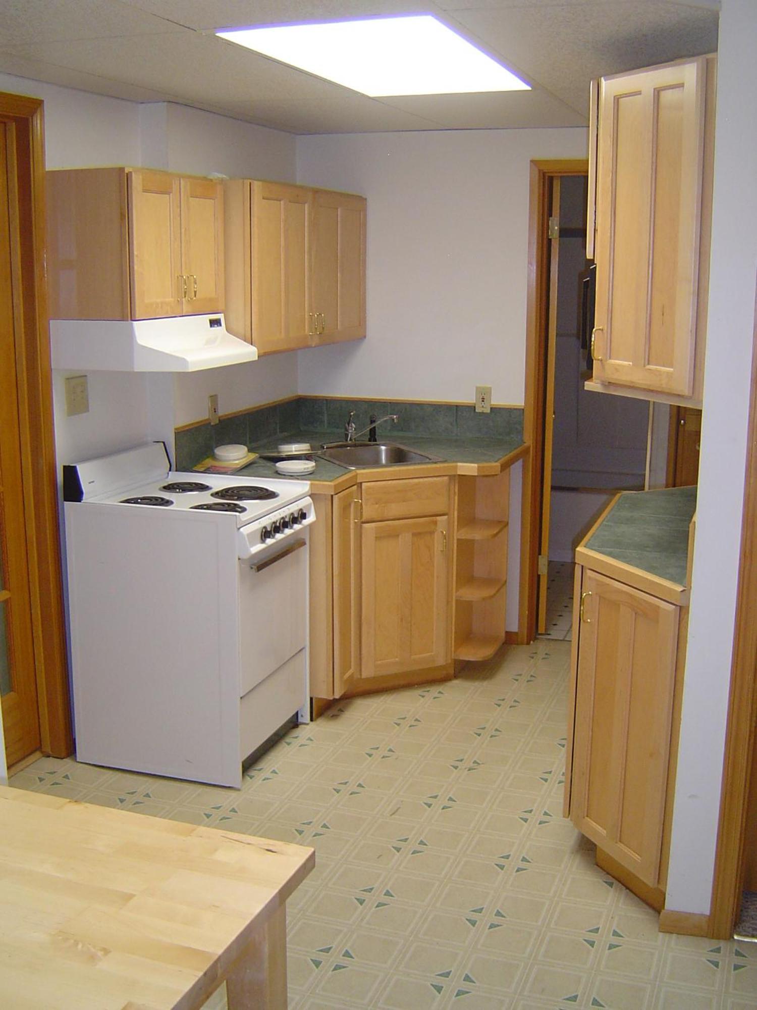 Furnished 1br With Equipped Office- North *