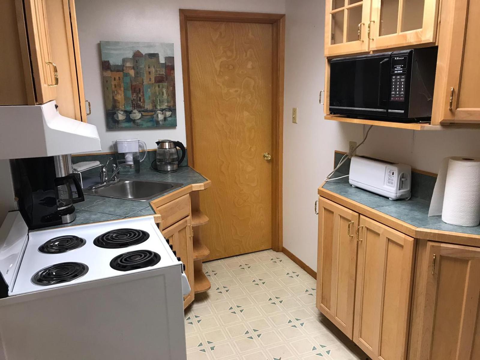 Apartment Furnished 1br With Equipped Office- North Seattle