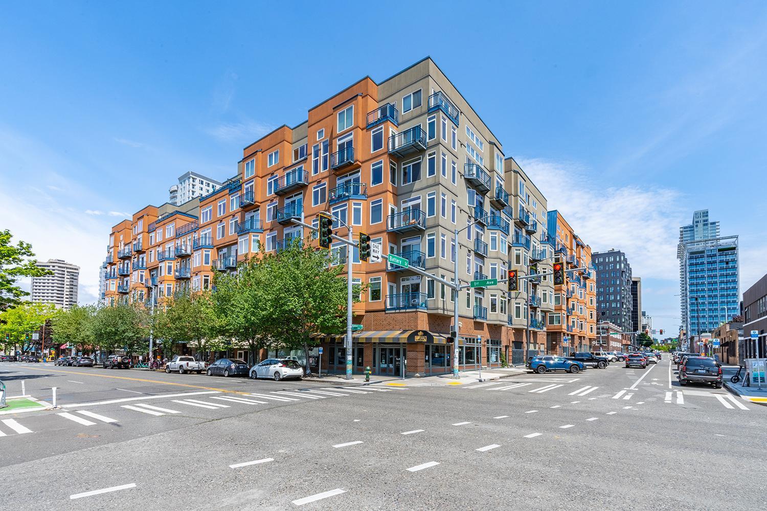 Apartment Among The Trees: In Belltown W/parking! *