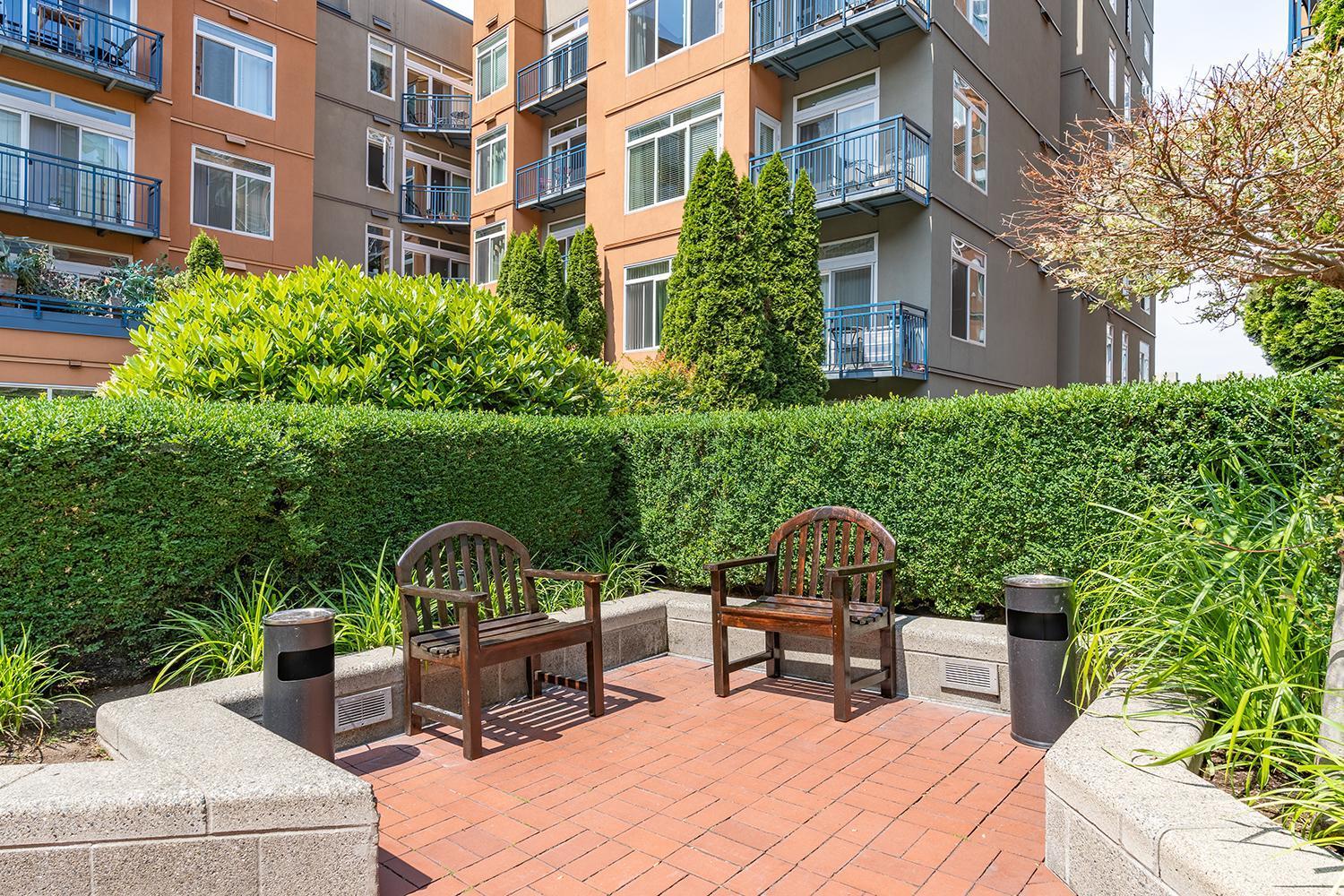 Among The Trees: In Belltown W/parking! Apartment
