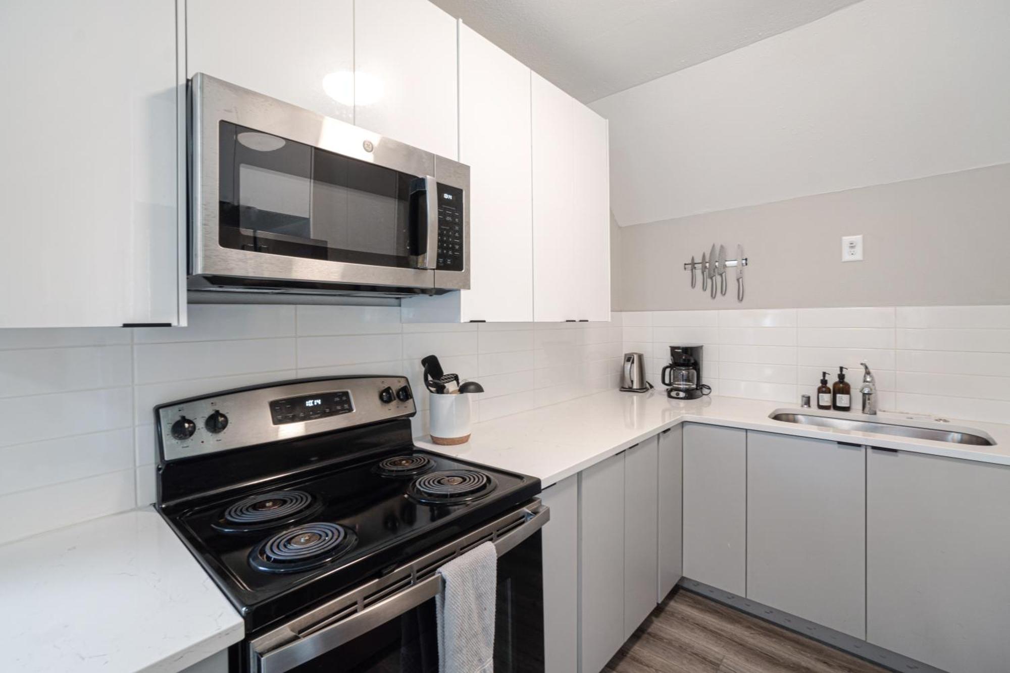 Perfect Workation Spot, Fast Wi-fi, Fully Stocked Apartment *