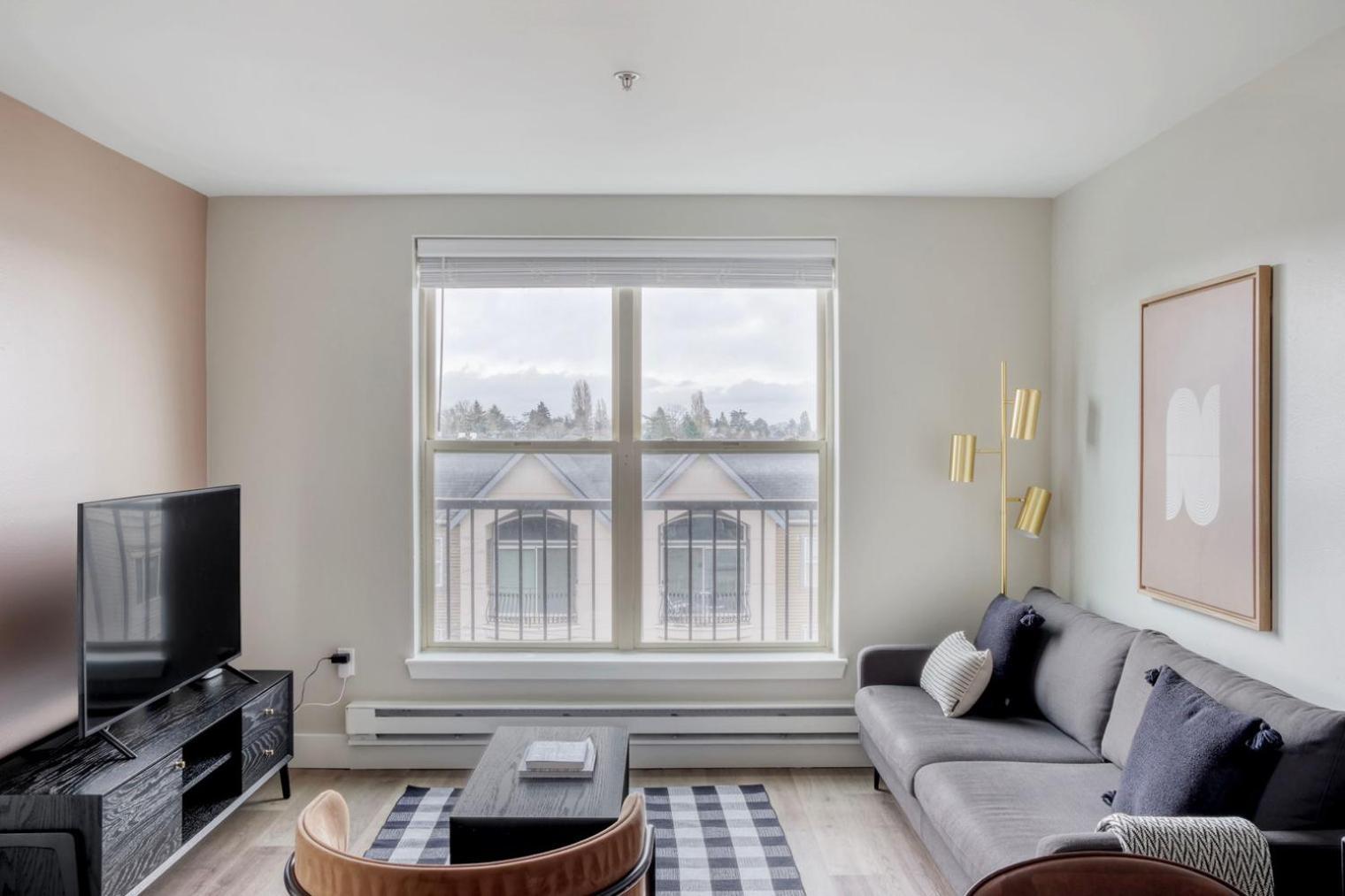 First Hill 1br W Lounge Gym Rooftop Sea-696 * Seattle