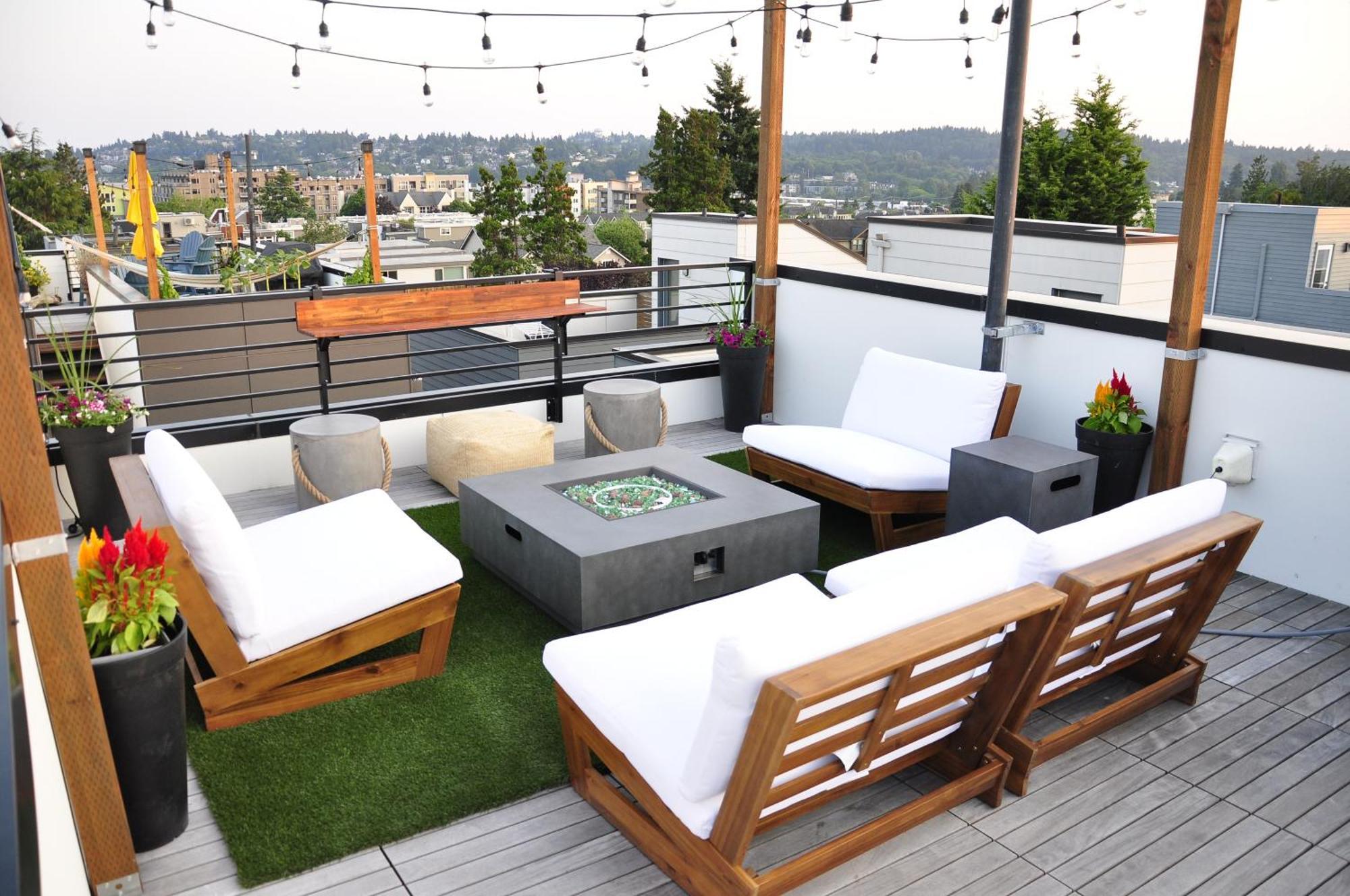 Holiday home Cozy Industrial In Ballard, Walk Score 95! *