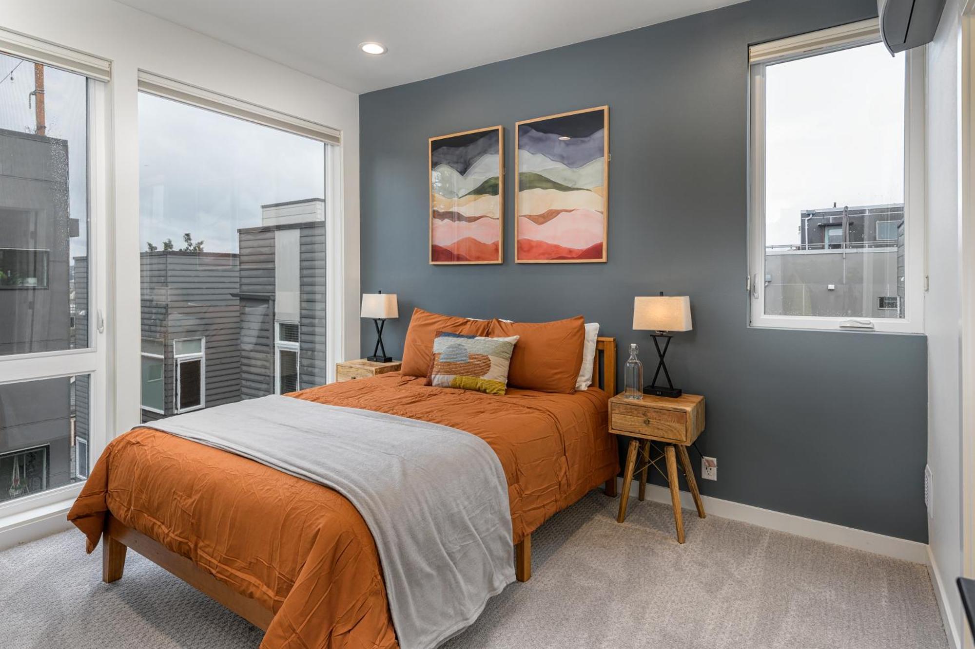 Cozy Industrial In Ballard, Walk Score 95!