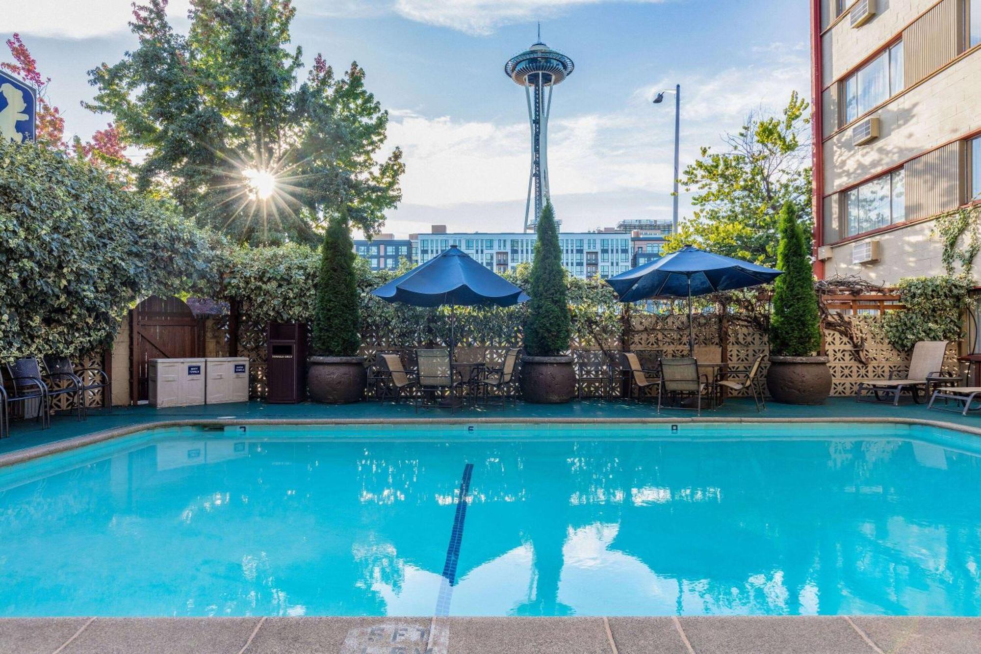 Hotel Travelodge By Wyndham By The Space Needle 2*