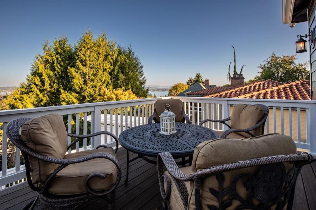 Private Villa Seattle