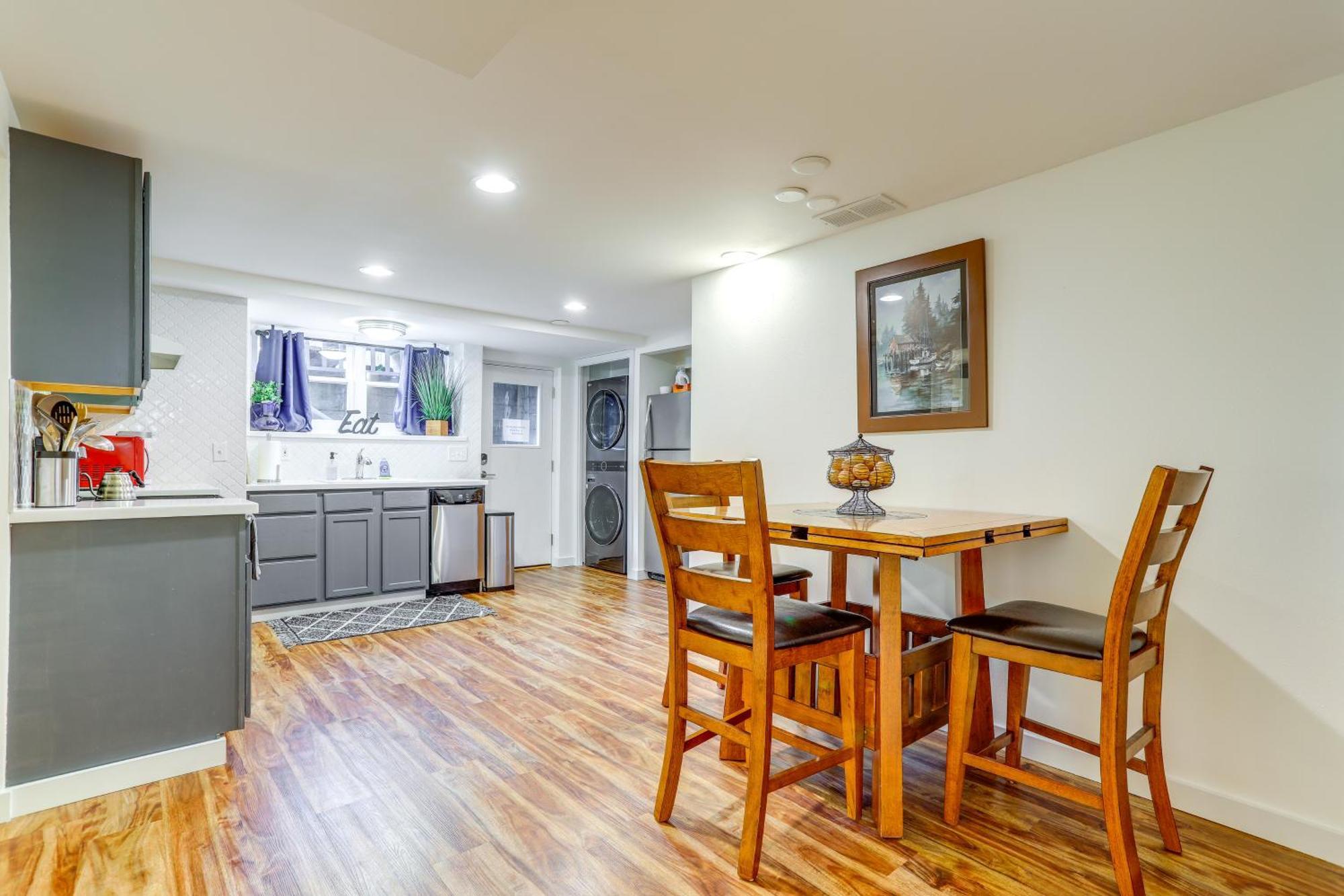 Bright And Beautiful Apt, 6 Mi To Dtwn Seattle!