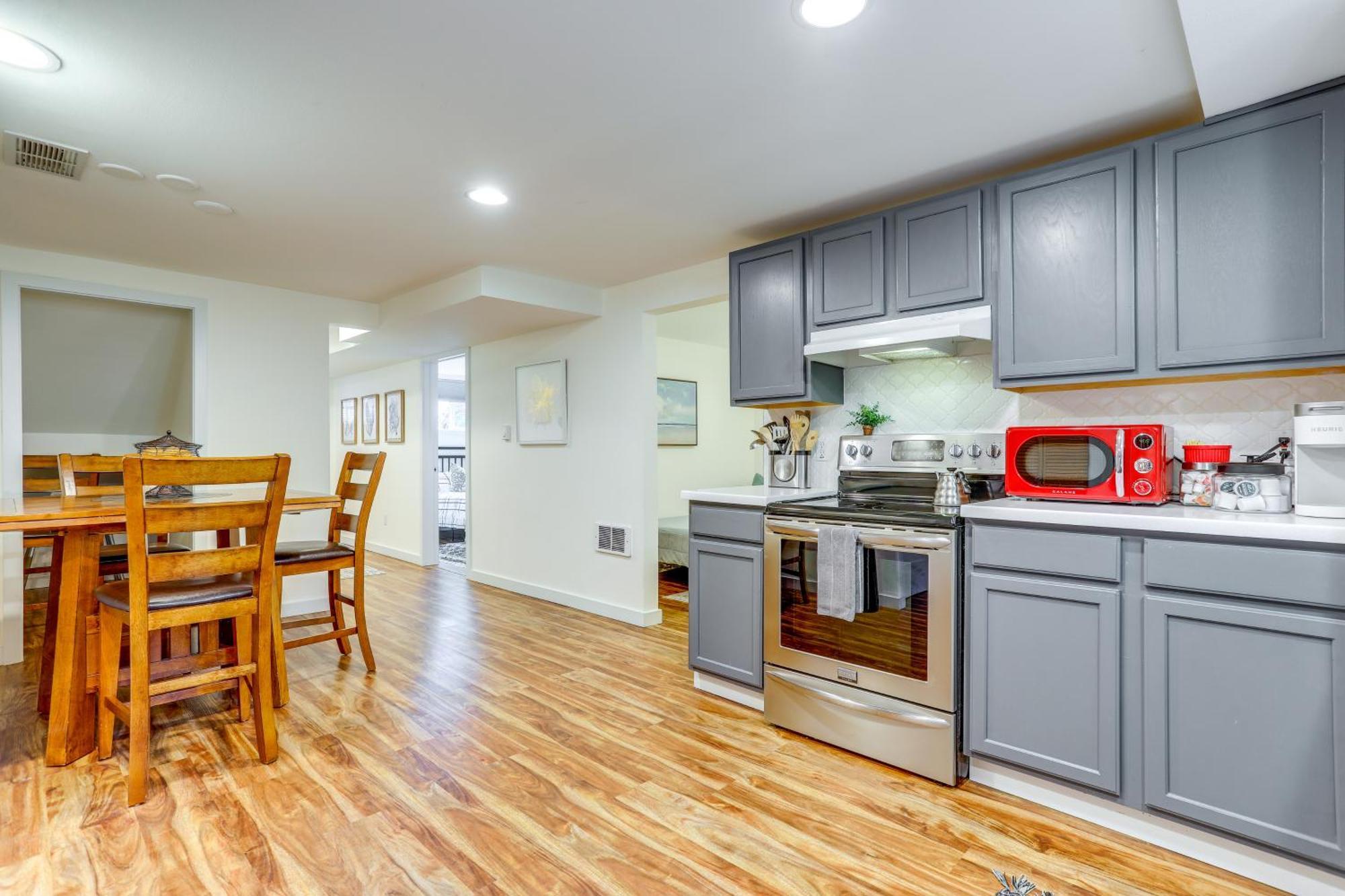 Bright And Beautiful Apt, 6 Mi To Dtwn Seattle!