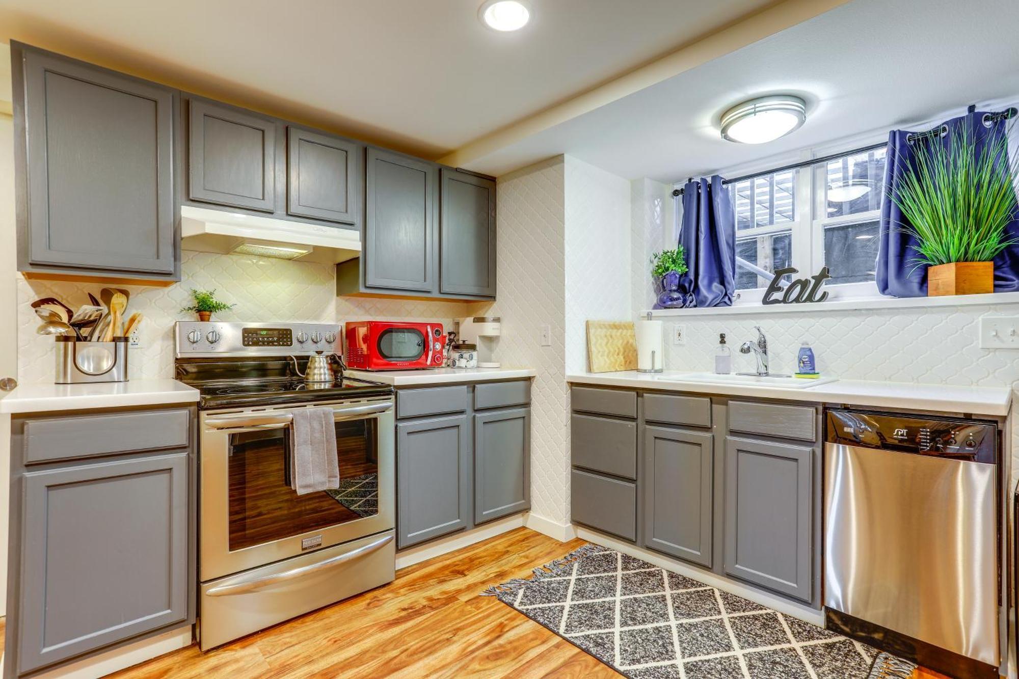 Bright And Beautiful Apt, 6 Mi To Dtwn Seattle!