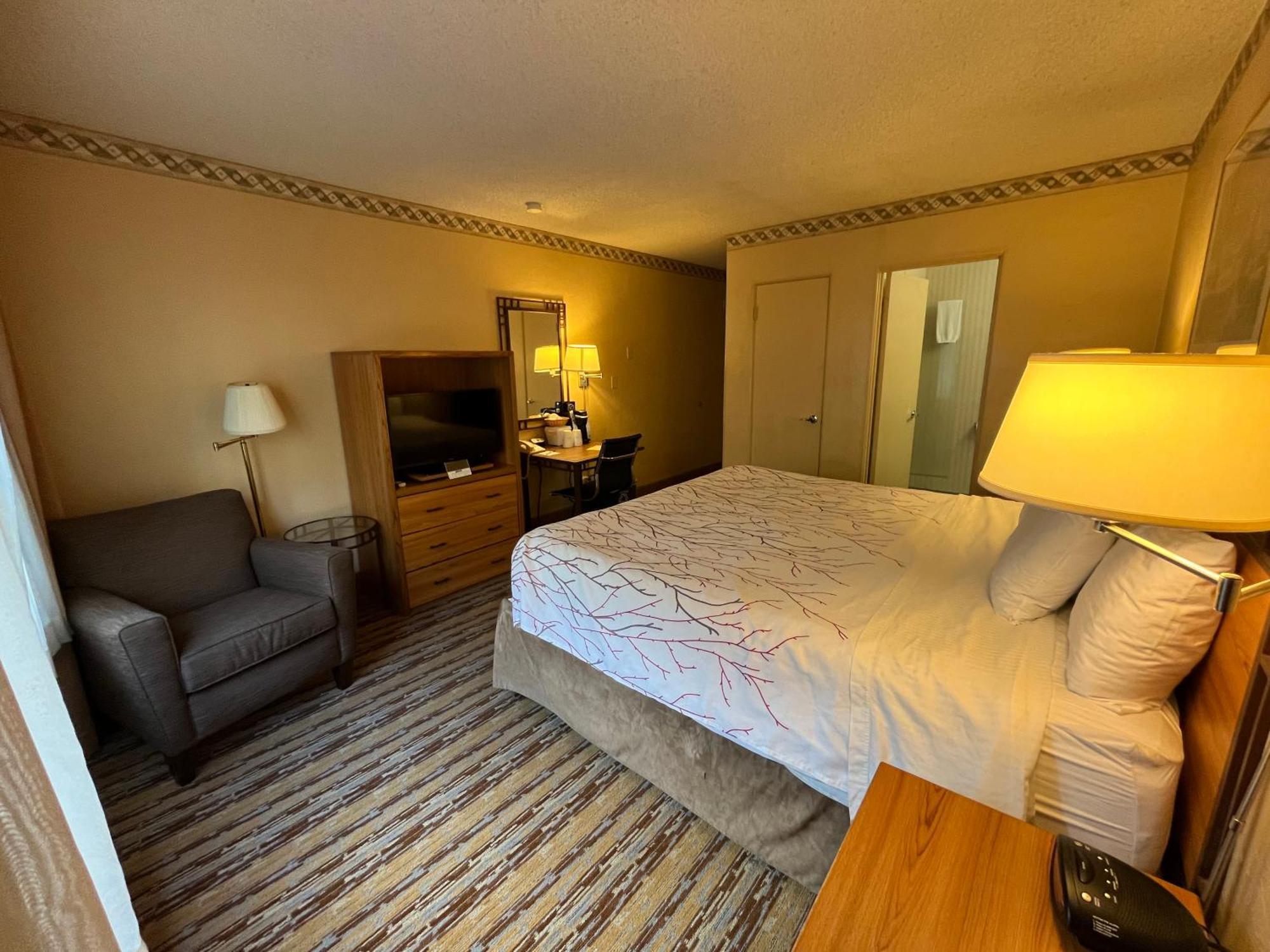 Hotel Travelodge By Wyndham By The Space Needle 2*