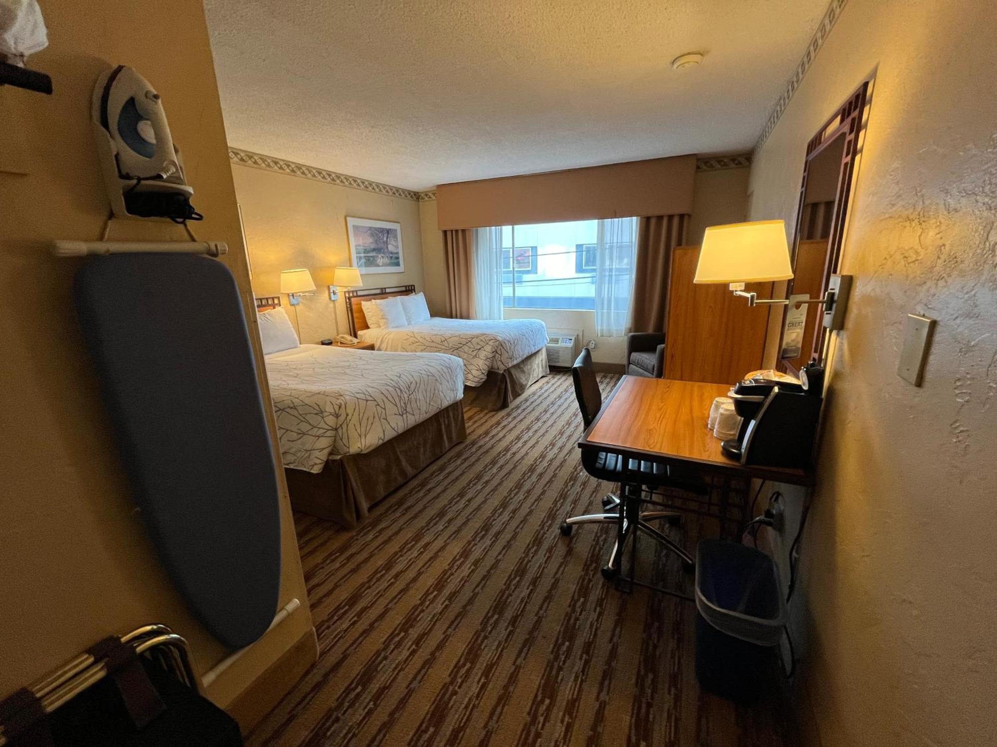 Hotel Travelodge By Wyndham By The Space Needle 2*