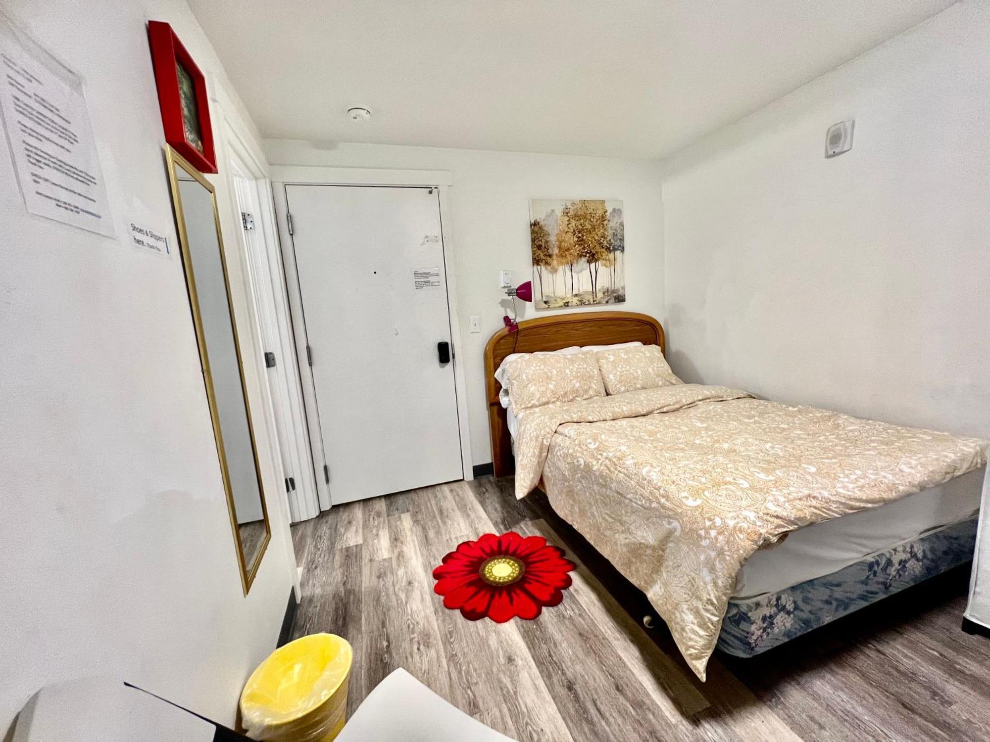 Apartment Micro 10 Minutes Walk To Of Washington *