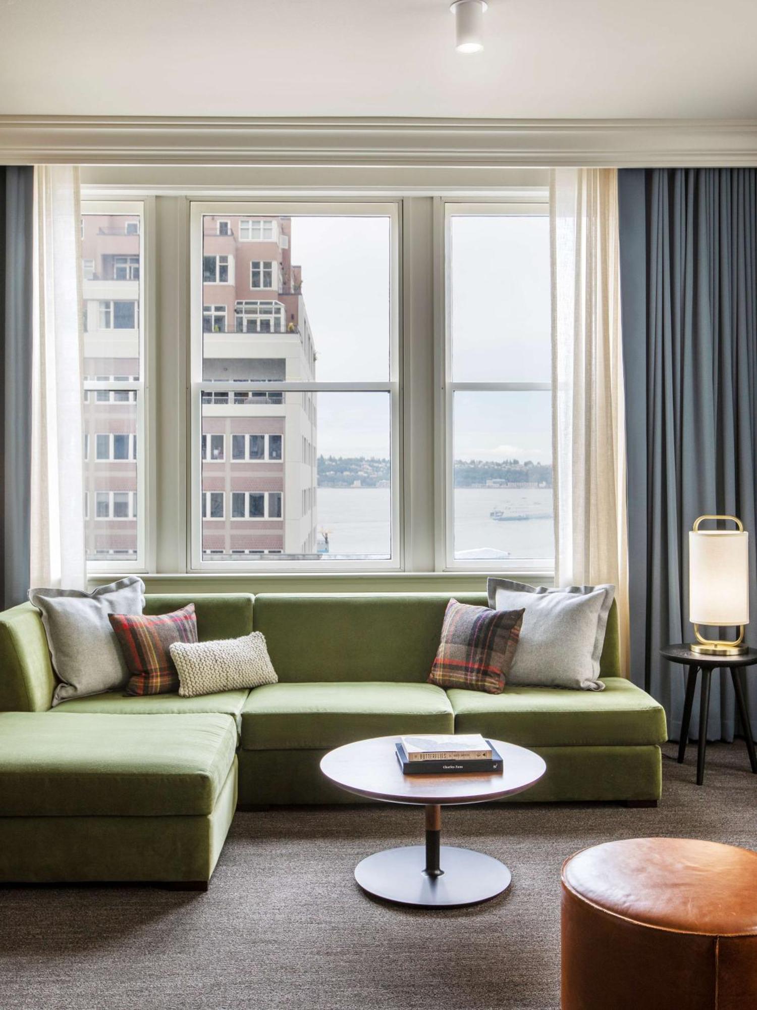 The Alexis Royal Sonesta Hotel