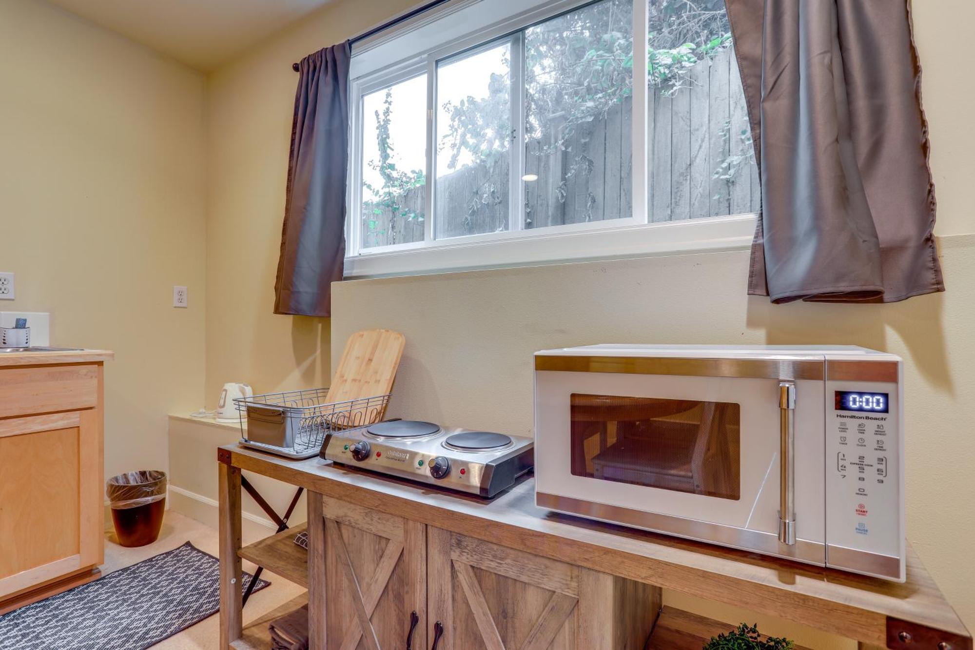 Apartment Airy About 7 Mi To Downtown! Seattle