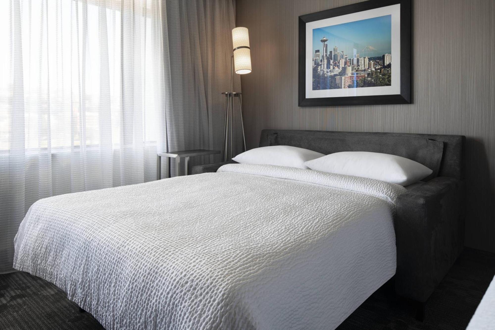 Courtyard Downtown/lake Union 3*