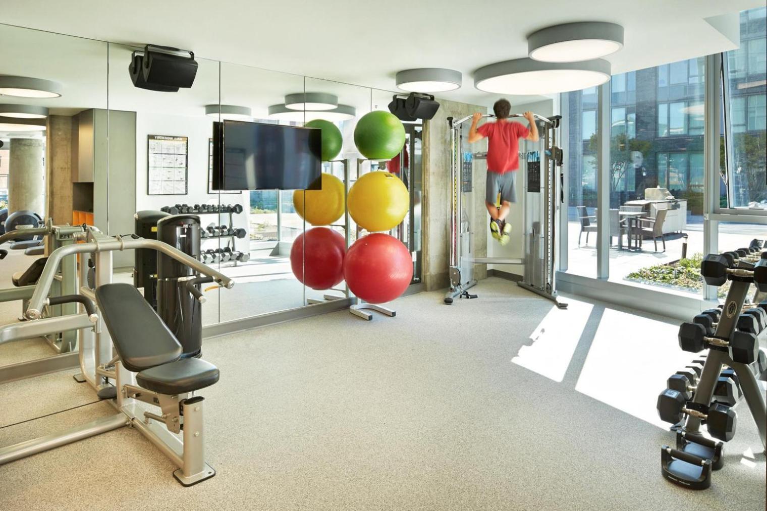 Pioneer Square W Lounge Gym Nr Bay Sea-587