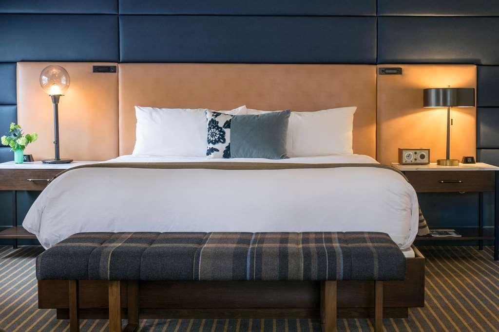 Theodore Hotel 4*