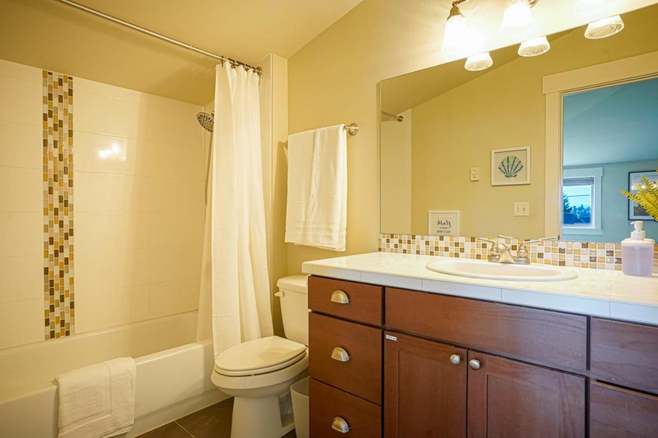 Stylish North Townhouse- Dual Master