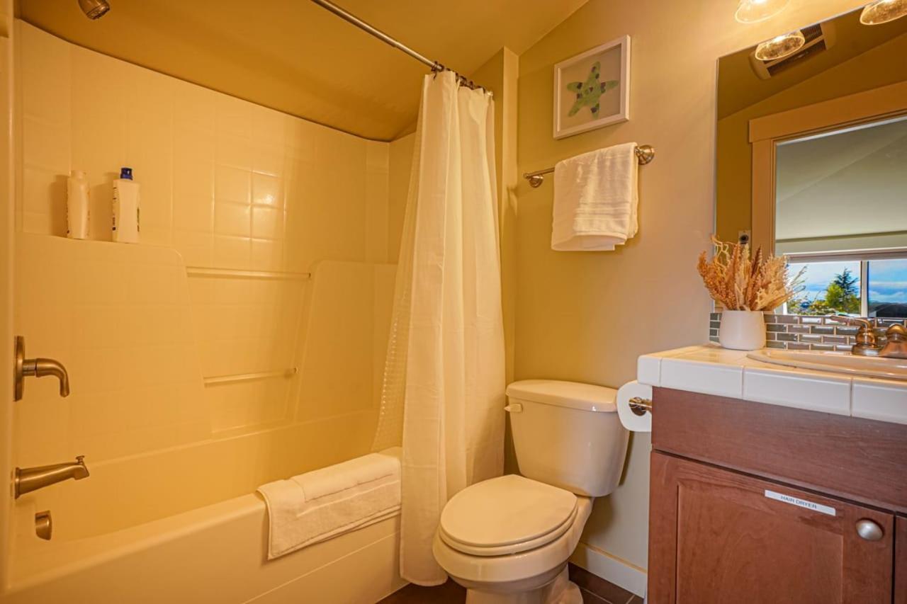 Stylish North Townhouse- Dual Master Holiday home *