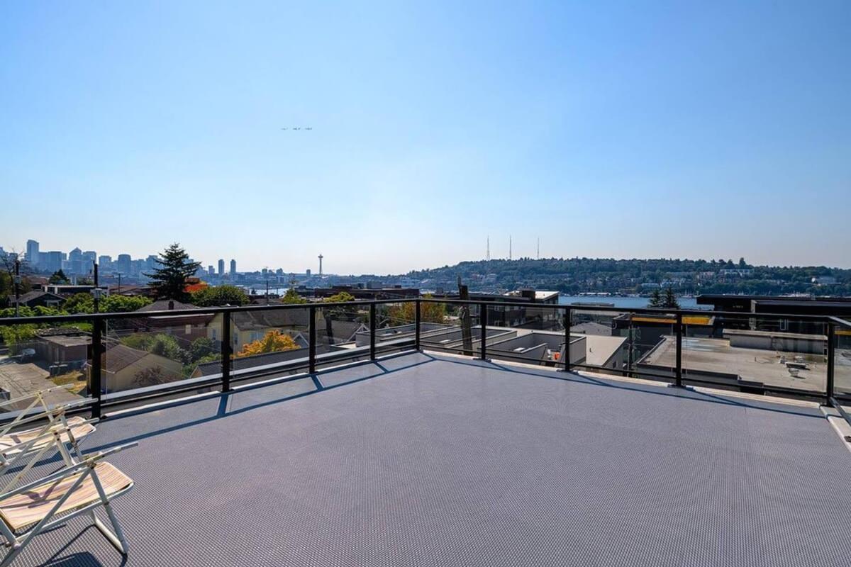 Holiday home A-seattle Urban Village- Lopez- Roof View Deck