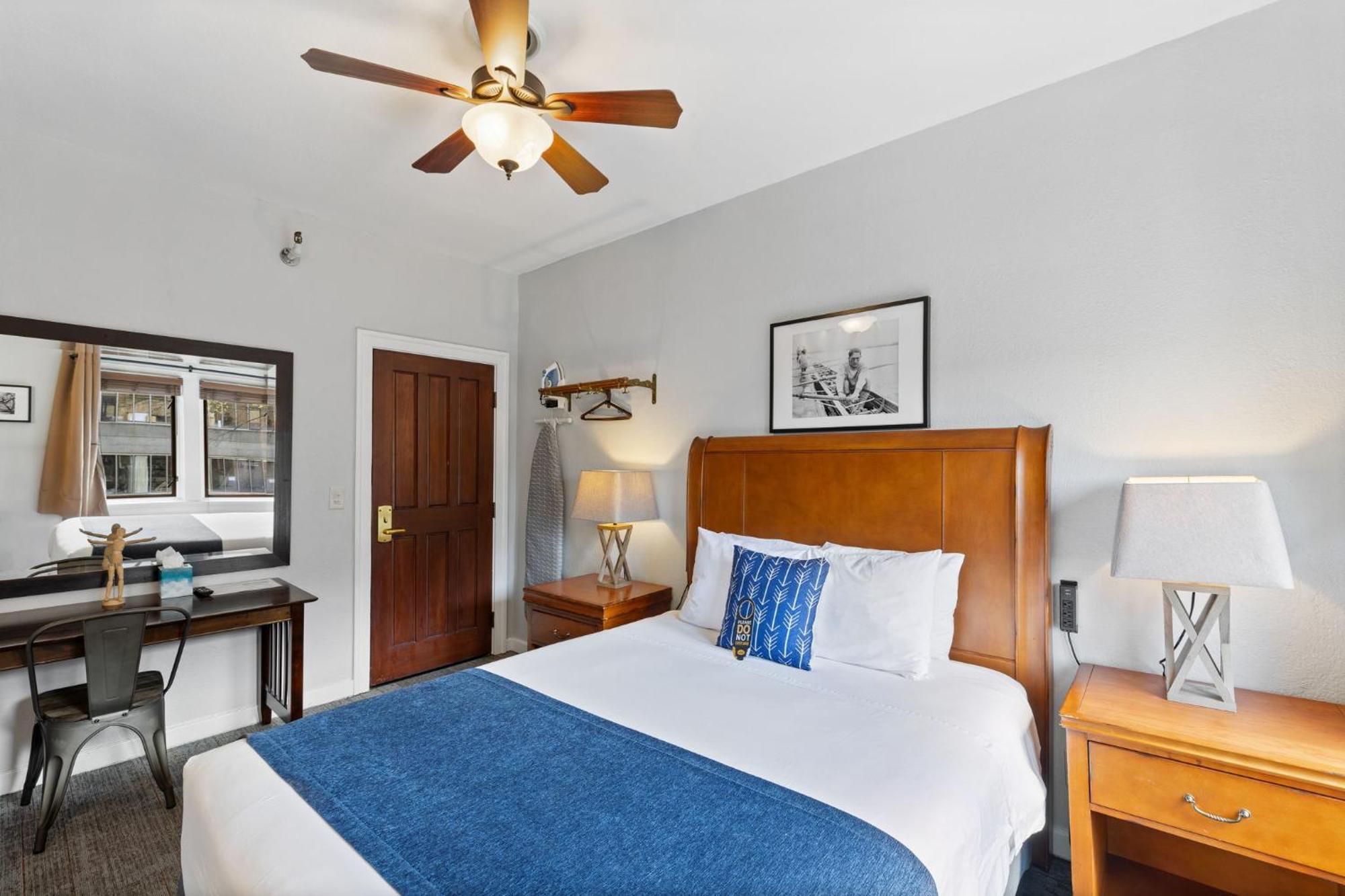 College Inn 2*