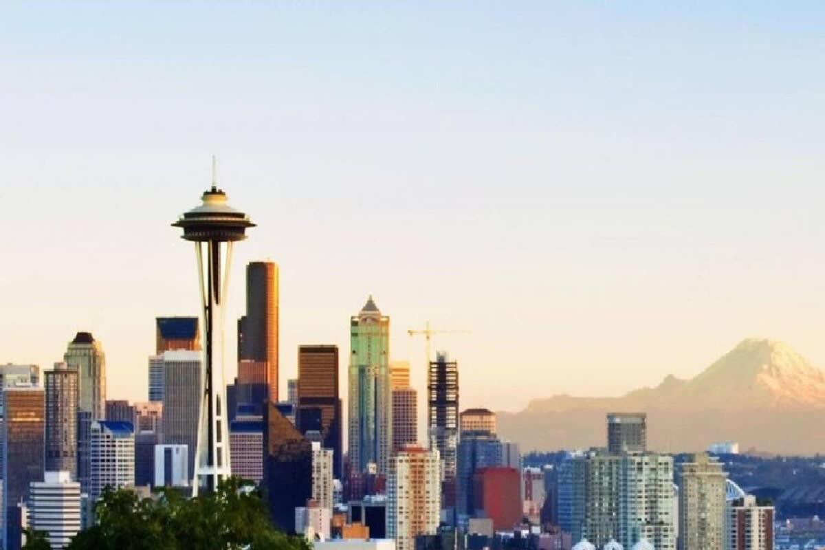 Holiday home A-seattle Urban Village- Lopez- Roof View Deck Seattle