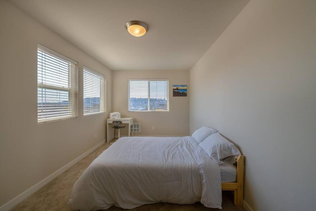 Holiday home A-seattle Urban Village- Lopez- Roof View Deck *