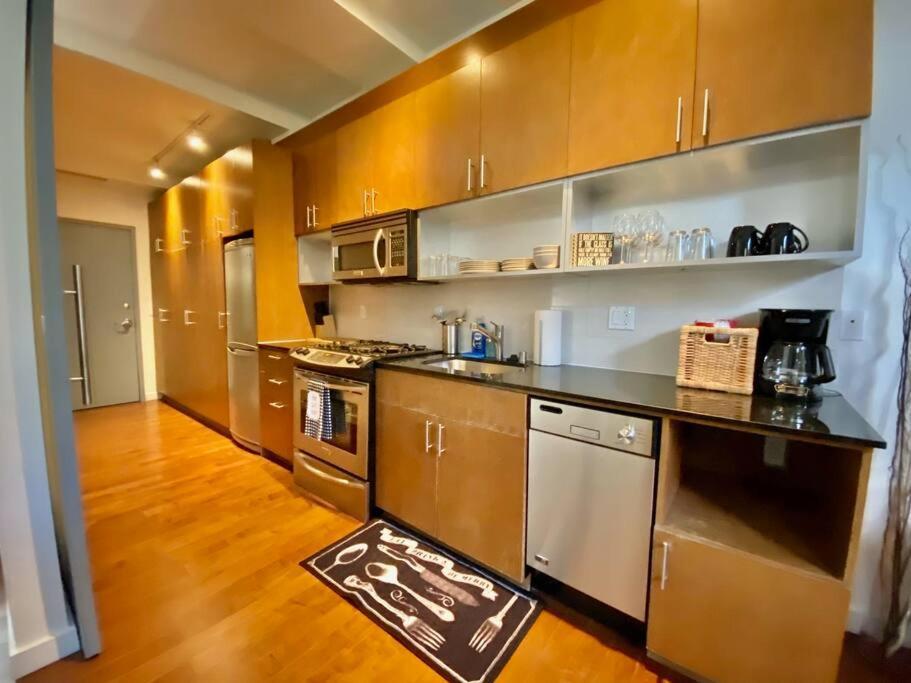 Apartment Waterfront Oasis In The Heart Of Downtown Seattle