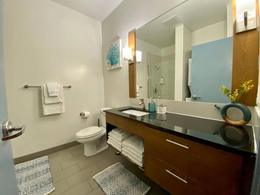 Waterfront Oasis In The Heart Of Downtown Seattle
