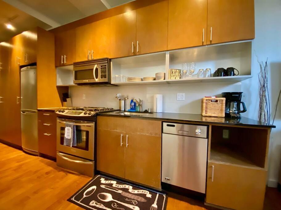 Waterfront Oasis In The Heart Of Downtown