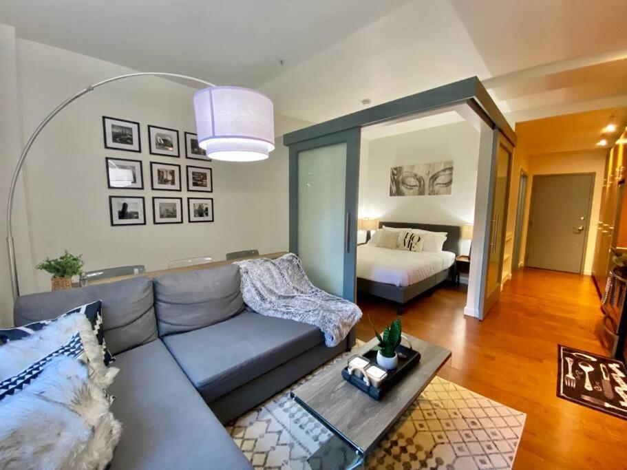 Waterfront Oasis In The Heart Of Downtown Apartment