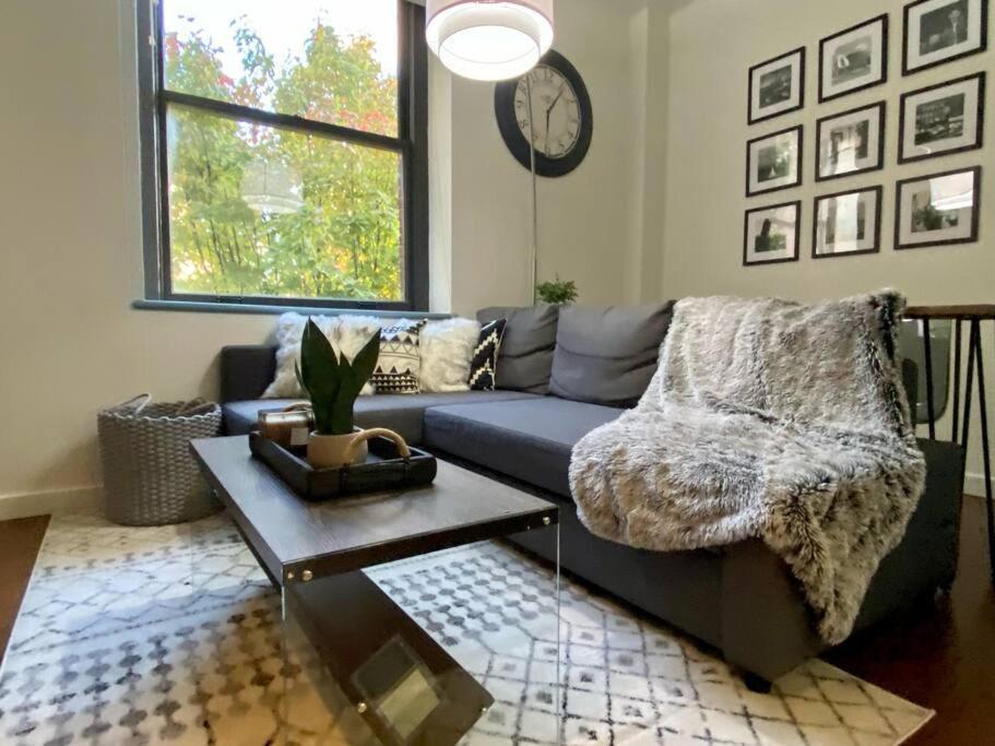 Apartment Waterfront Oasis In The Heart Of Downtown *