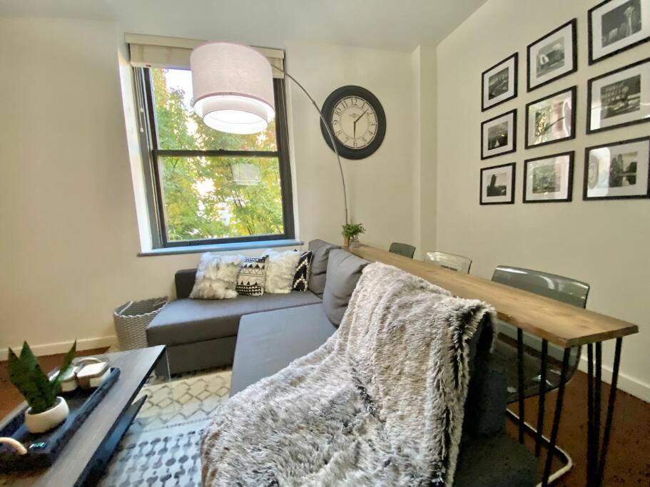 Waterfront Oasis In The Heart Of Downtown Seattle