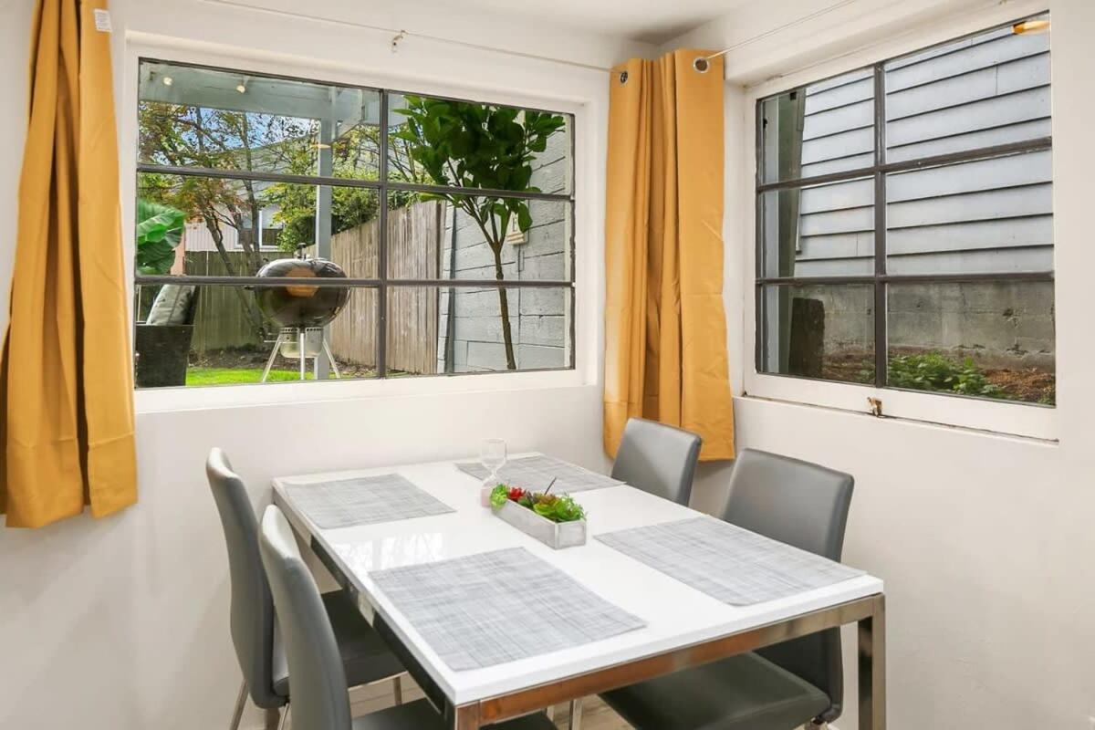 Cozy Getaway Yard House With Bbq - Uw - Children Hospital Holiday home *