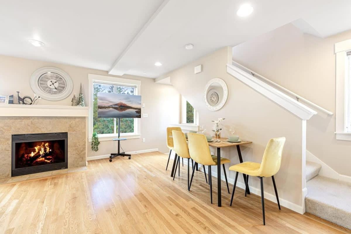 Prime Northgate Retreat Near Mall I-5 Light Rail Holiday home