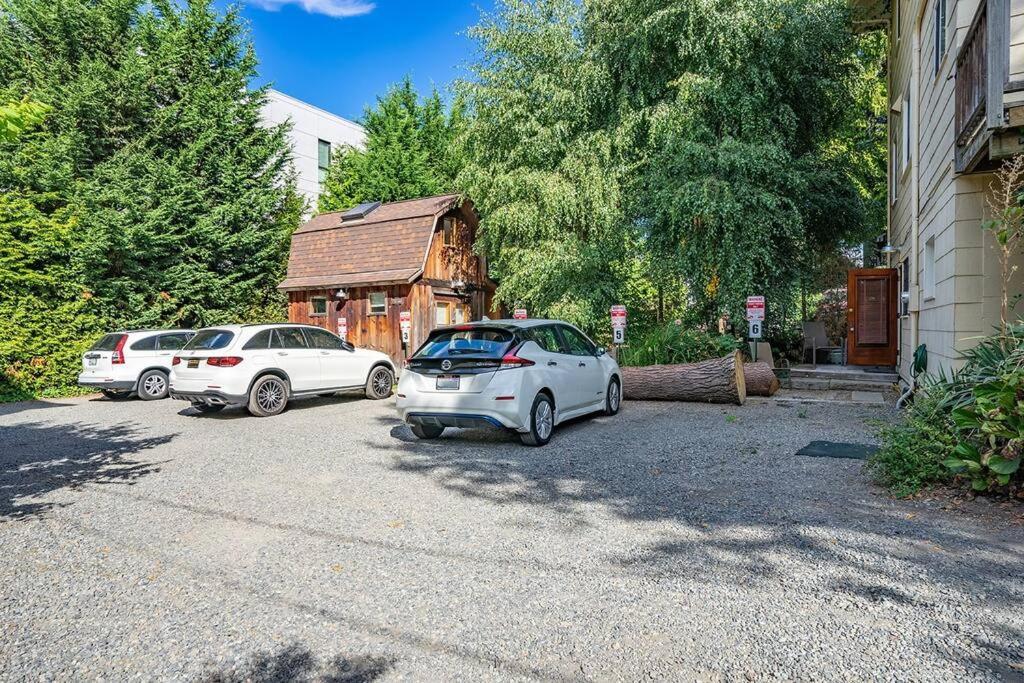 Charming In Historic With Parking - Rm 5