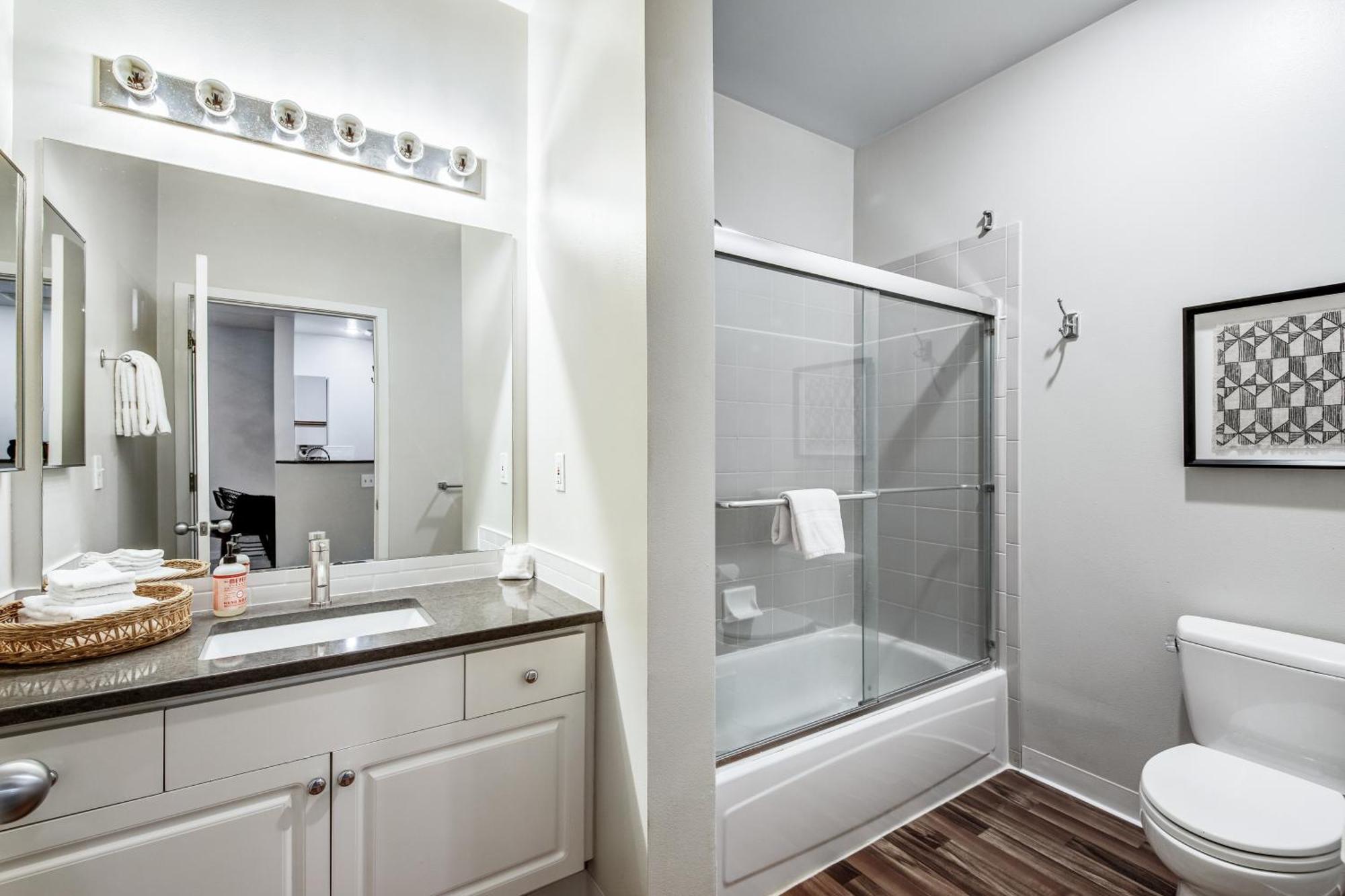 Belltown Court Iii Apartment *