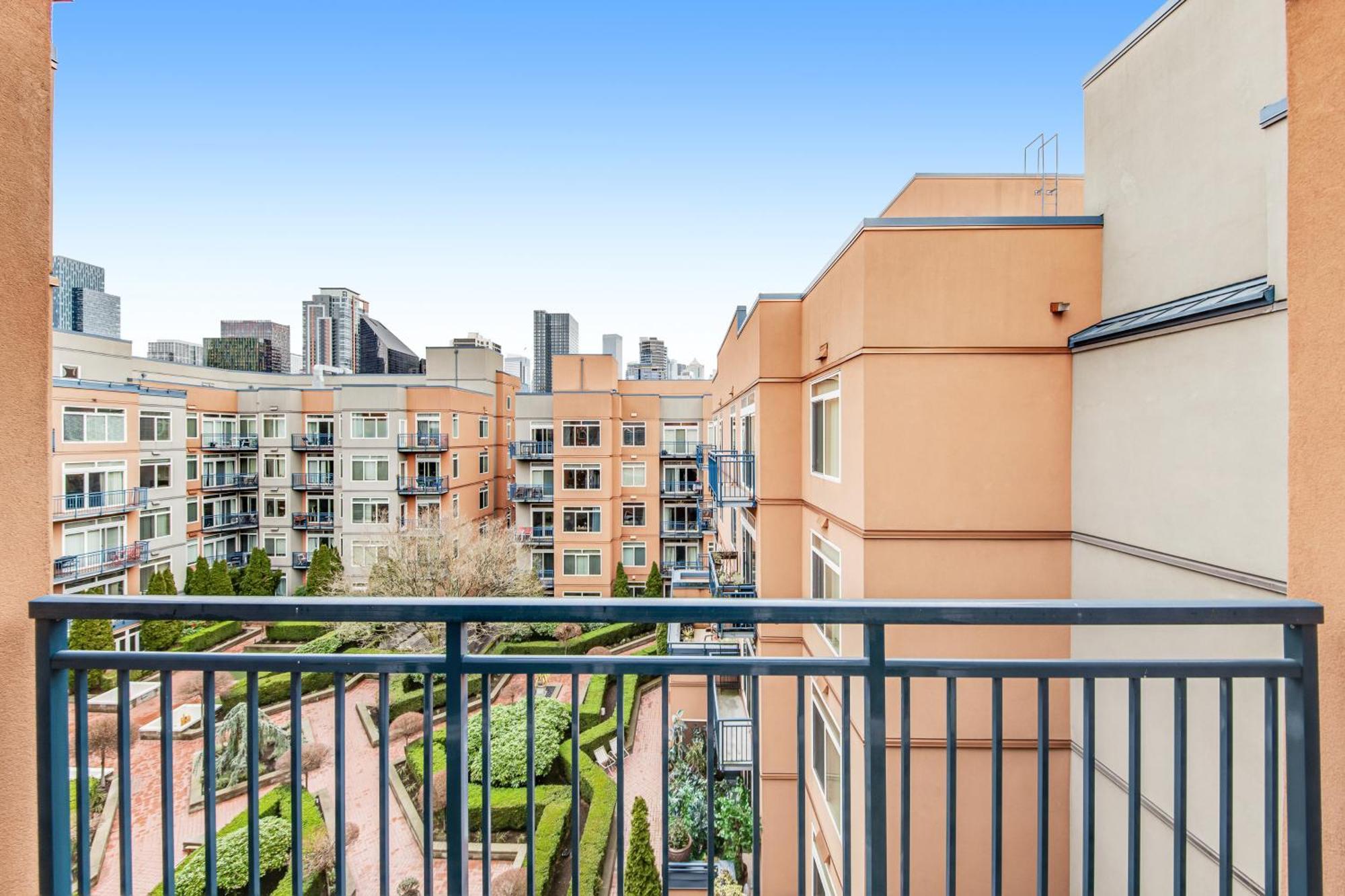 Belltown Court Iii * Seattle