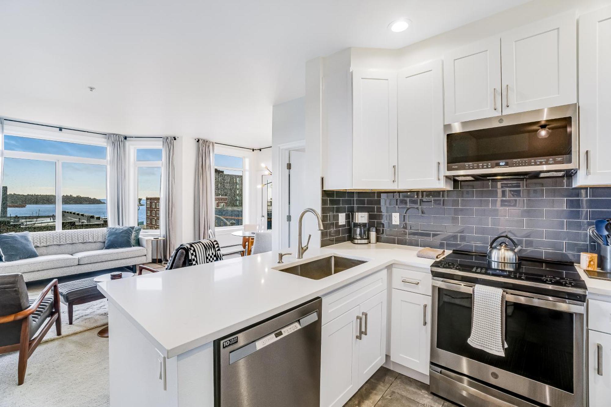 Belltown Court North *